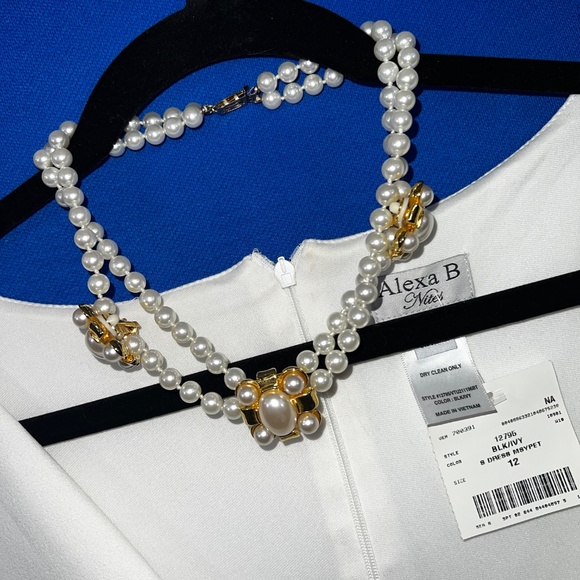 NWT🤩 |•ALEXA B NITES•| Beautiful Wrap Top Black & Ivory White Jumpsuit Size 14 - Picture 10 of 14